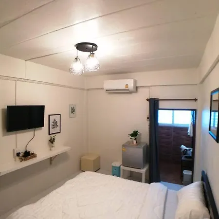 Gogoal Latkrabang Apartment Bangkok Exterior photo